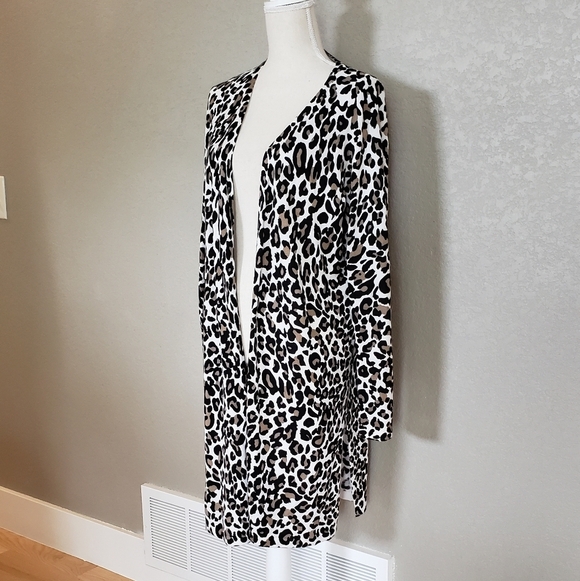 Evereve Allison Joy leopard print long cardigan  size Large - Picture 7 of 8